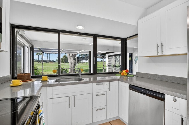 Building Photo - 661 Hollows Cir