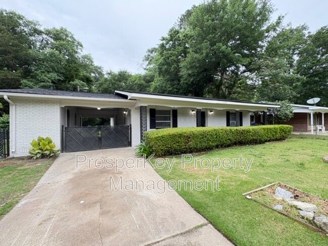 Building Photo - 2127 Wellborn Dr