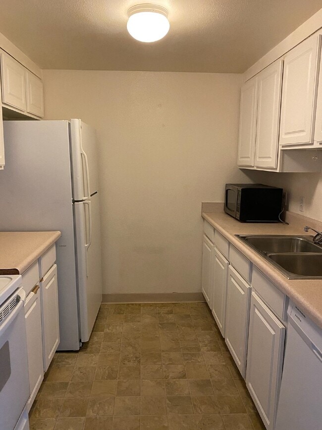 Building Photo - Downtown Littleton Condo