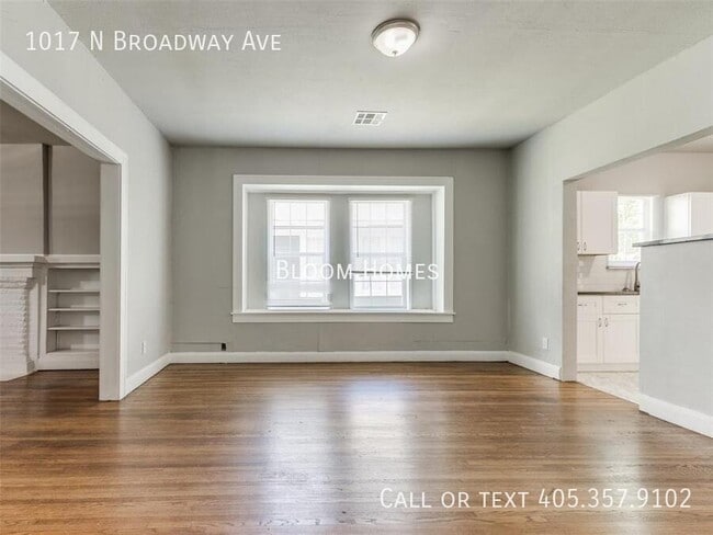 Building Photo - 1017 N Broadway Ave