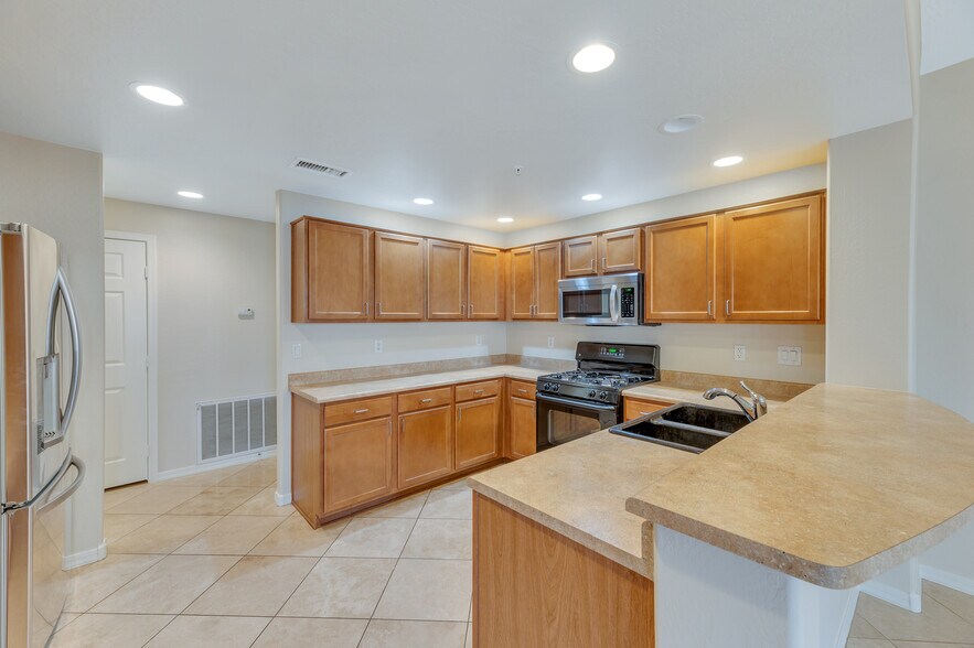 Building Photo - 20121 N 76th St