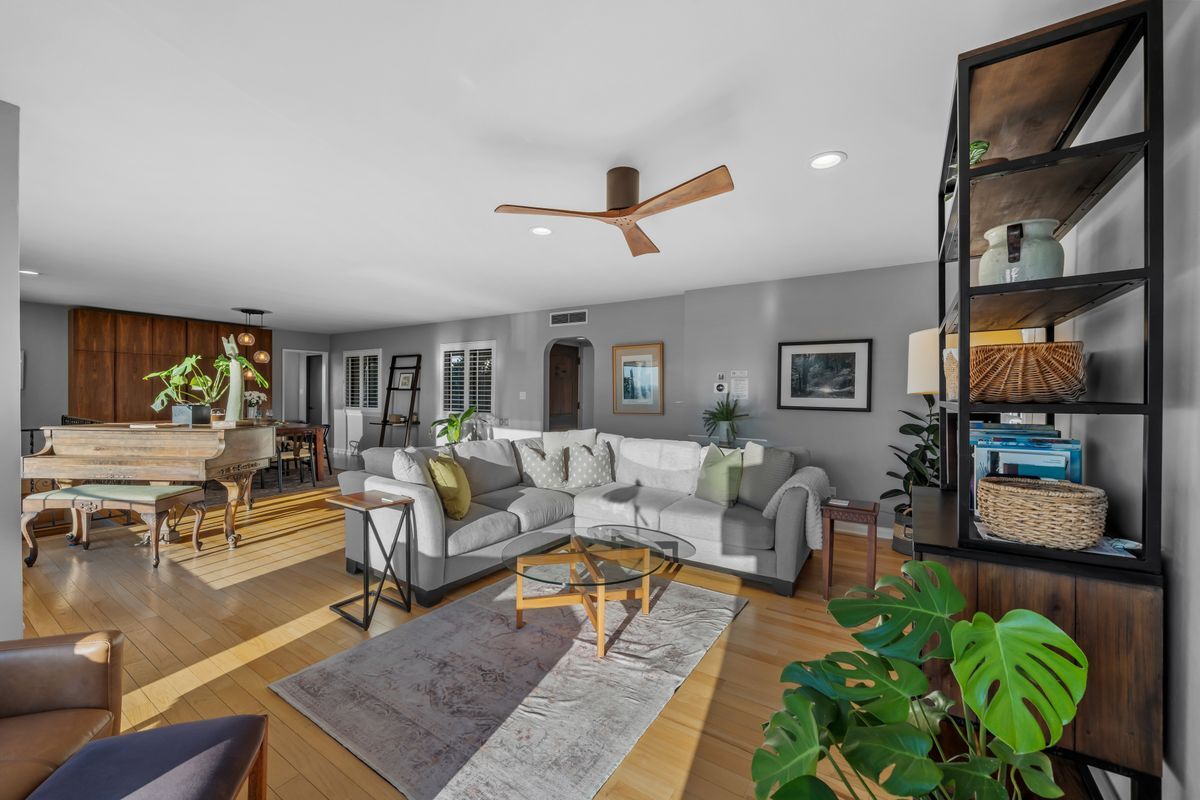 Building Photo - 4350 Summit Dr