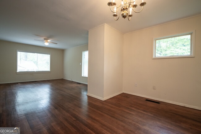 Building Photo - 175 Habersham Way