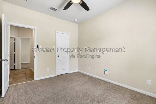 Building Photo - 1807 Golden Maple