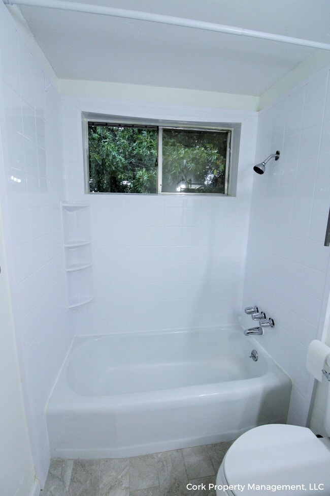 Building Photo - 609 Belle Air Ave