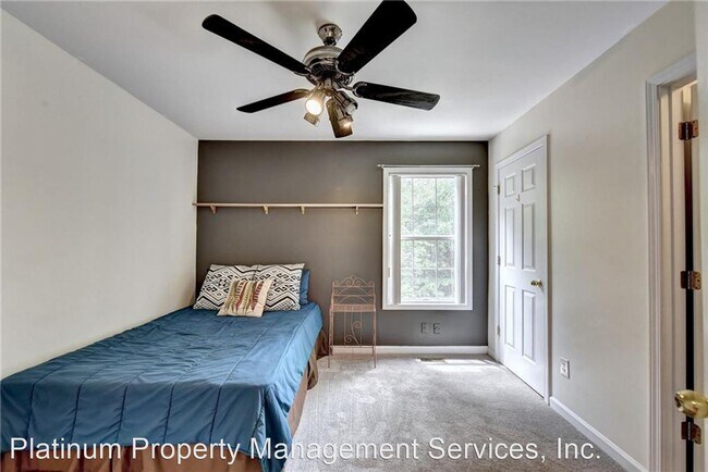 Building Photo - 4 br, 3.5 bath House - 3710 Palisade Park Dr