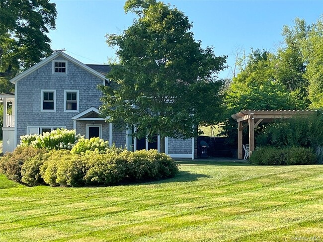 Building Photo - 314 Schoolhouse Rd