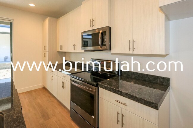 Building Photo - 9204 S. Holiday Bowl Court