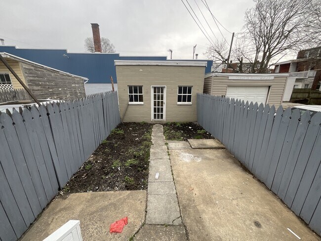 Building Photo - 934 Madison Ave