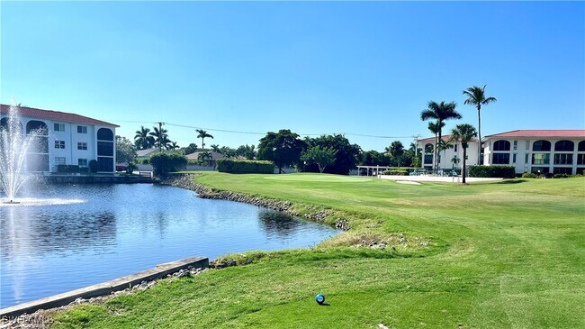 Building Photo - 2 High Point Cir W