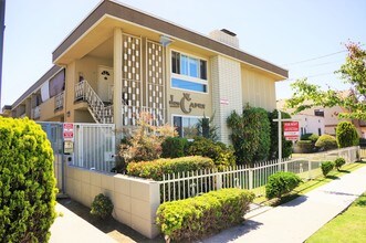 Building Photo - Don Capri