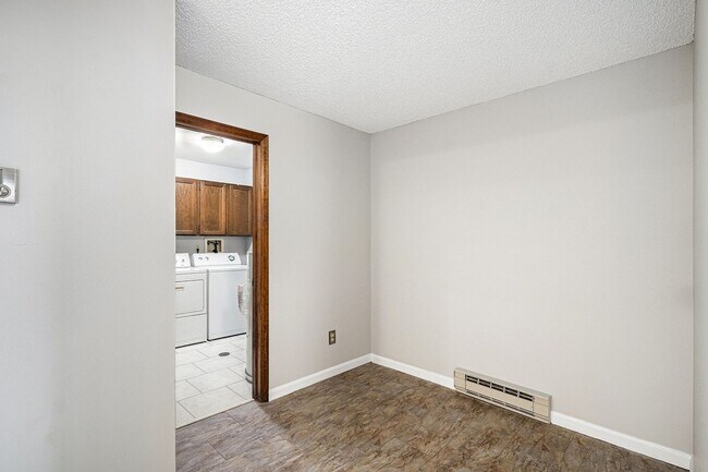 Building Photo - 13950 E Oxford Pl