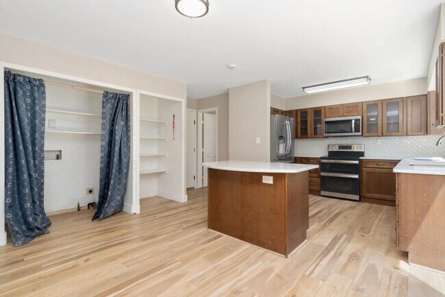 Building Photo - 2718 Granada Hills Dr