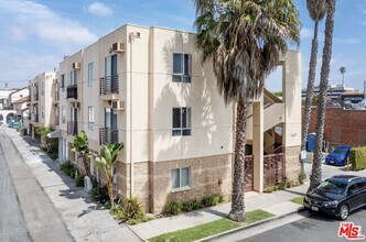 Building Photo - 2301 Santa Monica Blvd