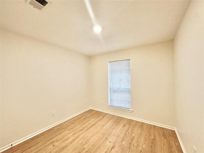 Building Photo - 37 S Brookberry Ct