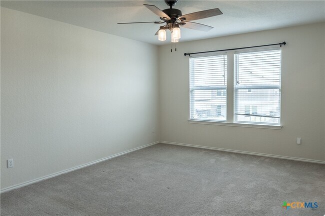 Building Photo - 804 Sweetgrass