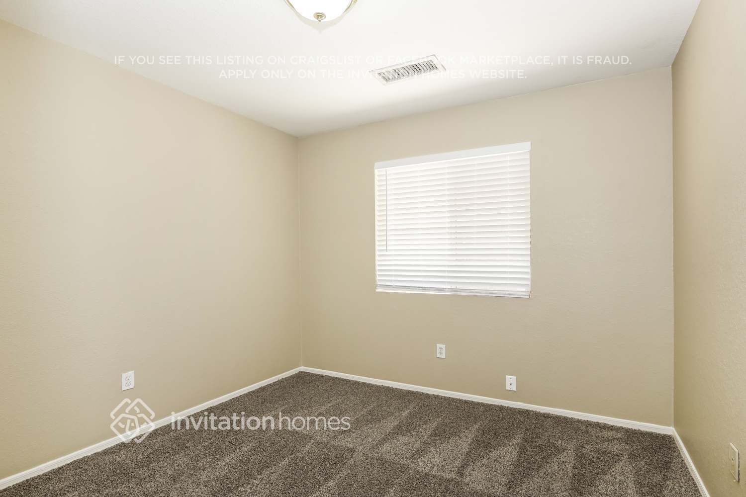 Building Photo - 134 S Main Dr