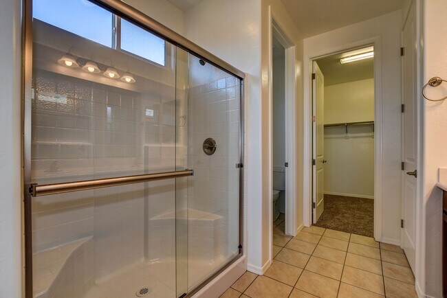 Building Photo - 2 bedroom, 2 bathroom home  in Saddlewood