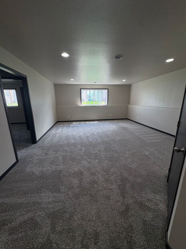 Building Photo - 3816 31st St S