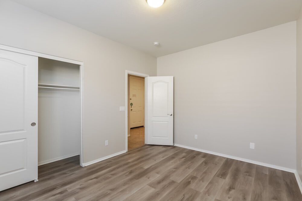 Building Photo - 3322 N 126th Dr