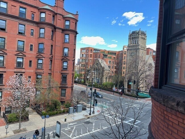 Building Photo - 495-497-497 Beacon St