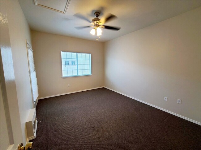Building Photo - 4713 Virginia Ave