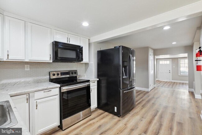 Building Photo - 614 Minor St