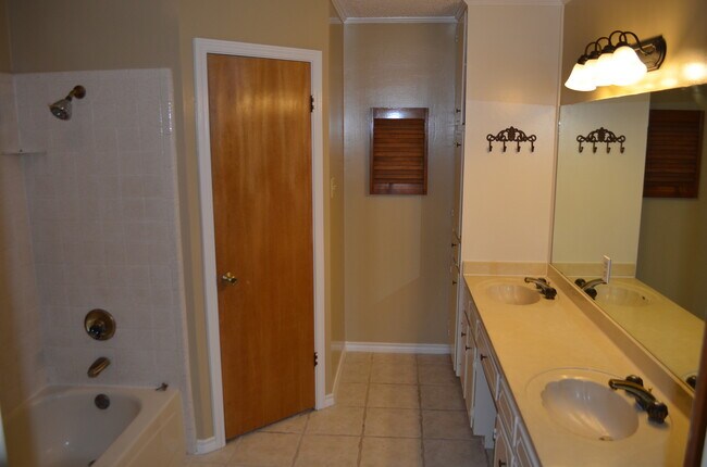 Building Photo - Cozy 3 Bedroom in Country Trails Harker Heights!