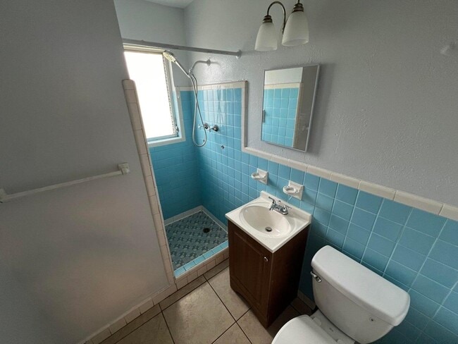 Building Photo - 3300 Broadway