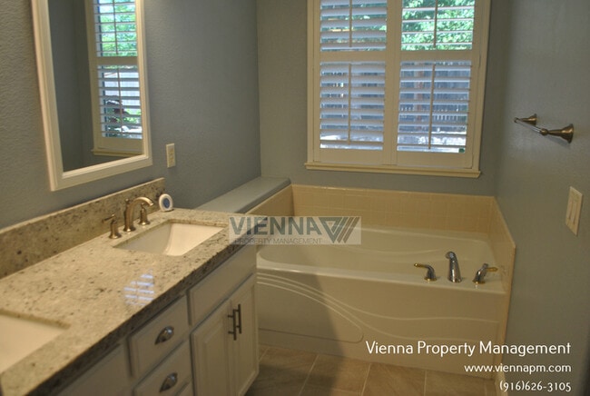 Building Photo - Gorgeous Rocklin Home in a great location