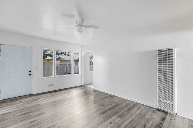 Building Photo - 13410 S Vermont Ave