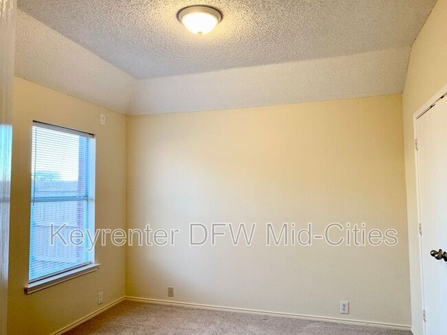 Building Photo - 2606 Lonesome Oak Dr