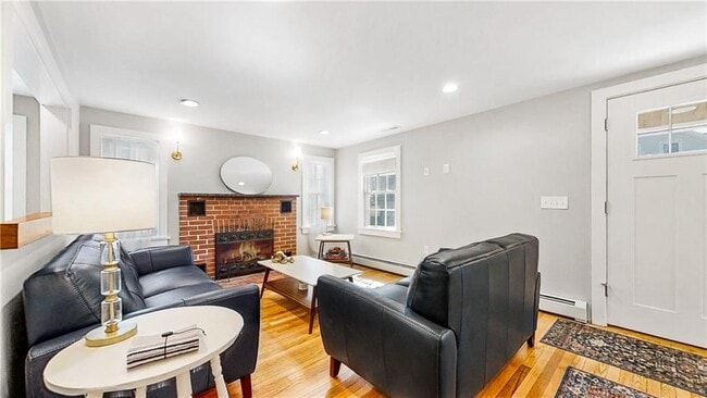 Building Photo - 10 Rear Robinson St