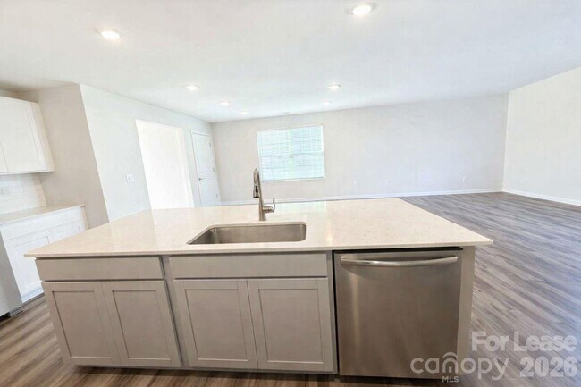 Building Photo - 193 Brentwood Dr