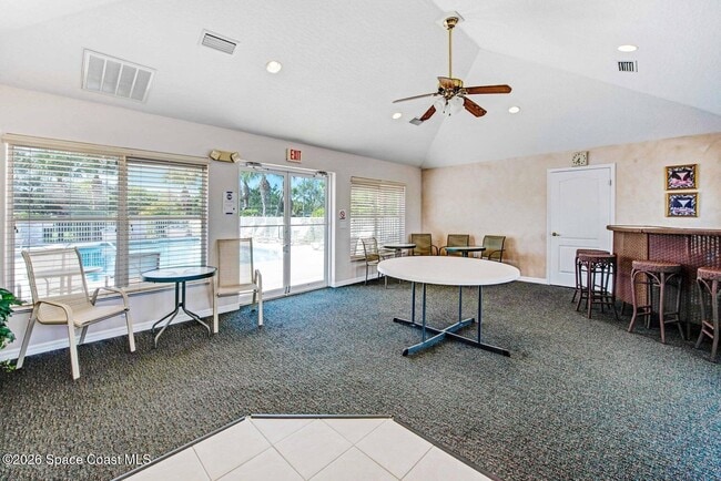 Building Photo - 820 Del Rio Way