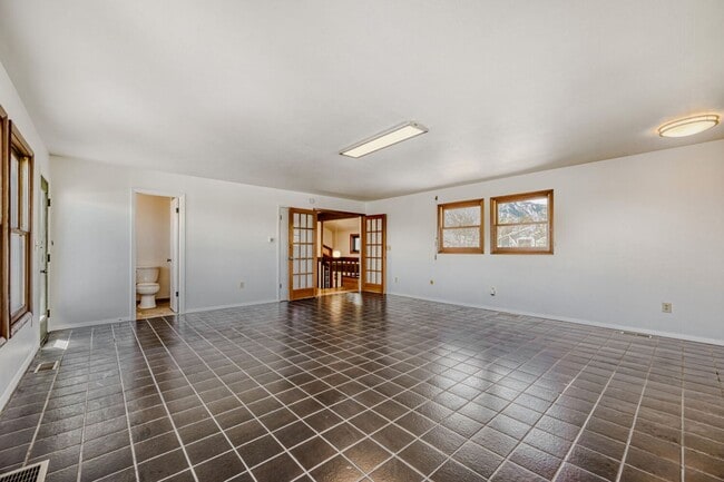 Building Photo - Incredible Shanahan Ridge Home with Flatiron Views