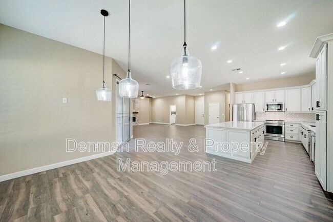 Building Photo - 1357 N Drexel