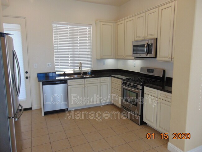 Building Photo - 31189 Western View Dr