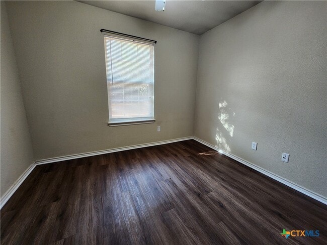 Building Photo - 1146 Misty Acres Dr