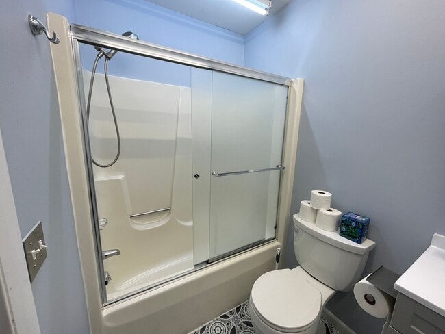 Building Photo - For Lease / Rent