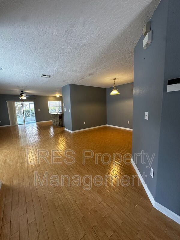 Building Photo - 2825 Cliffe Ct