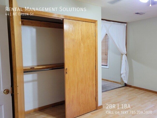 Building Photo - *2-CAR GARAGE* 441 NE Green St - 2 BED/1 BATH