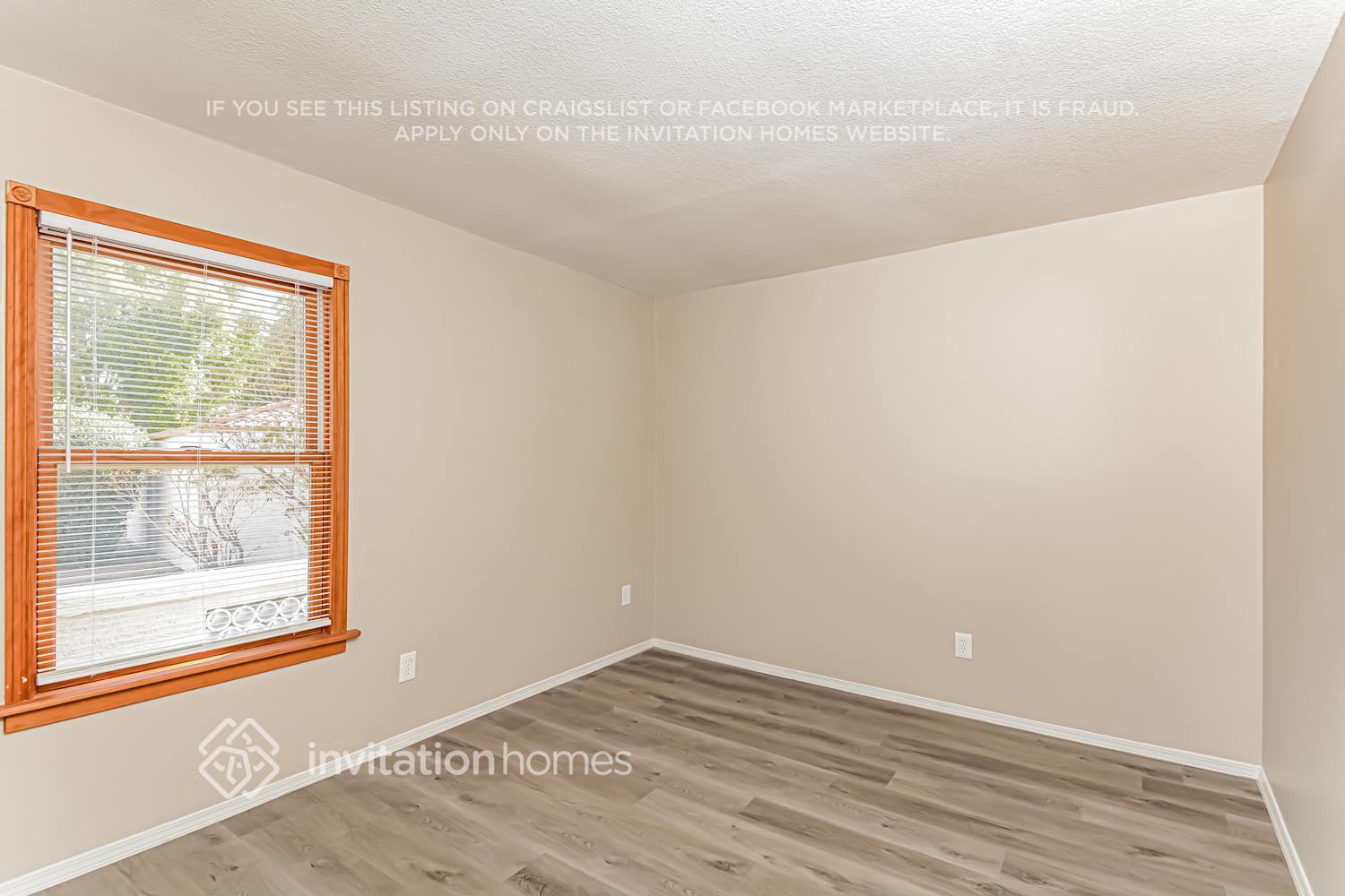 Building Photo - 5439 W North Ln