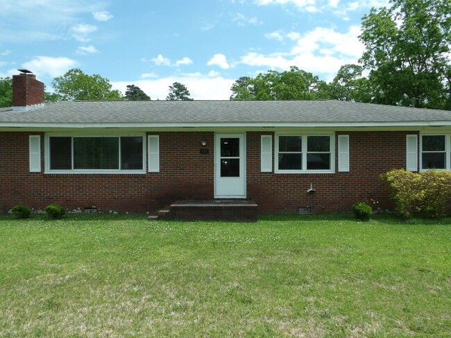 3Bd/2BA Brick Ranch Home - 3Bd/2BA   Brick Ranch Home