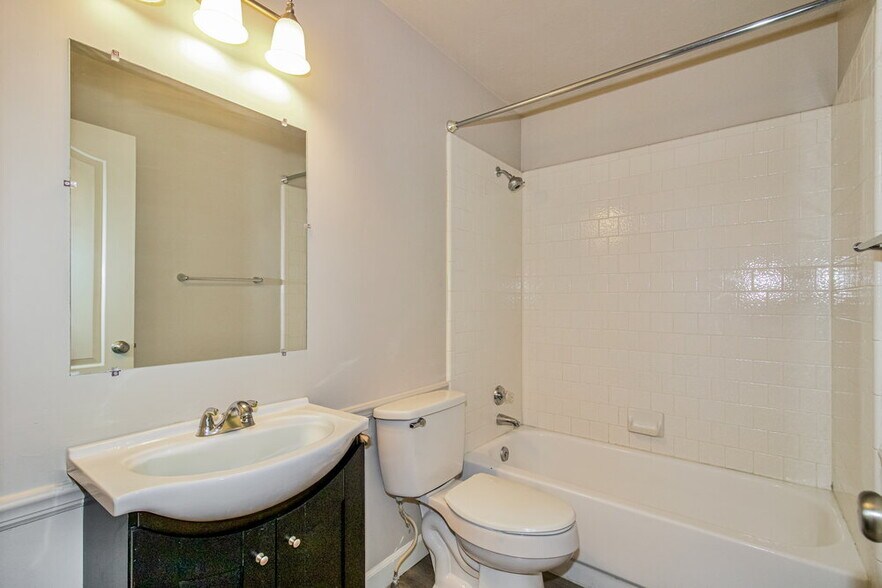 Building Photo - 6957 Diamondleaf Way