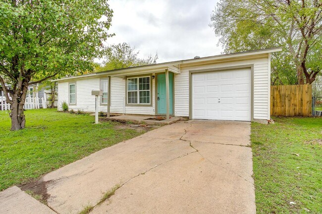 Building Photo - 3537 Half Moon Dr