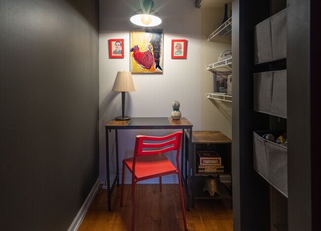 Building Photo - 600 S Dearborn St