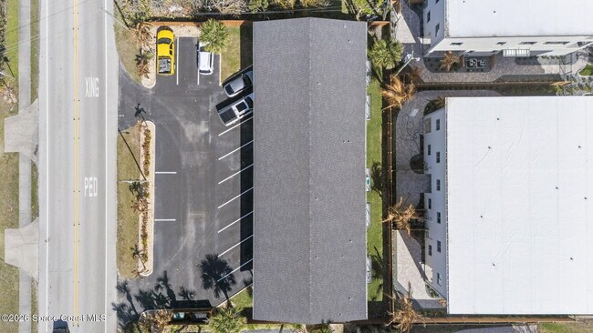 Building Photo - 1011 S Miramar Ave