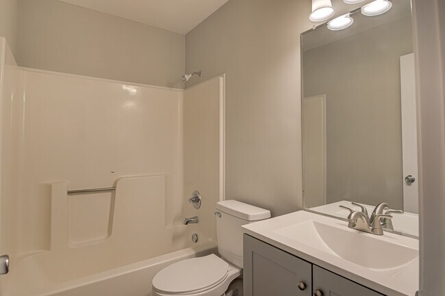 Building Photo - 828 Brickwood Ct