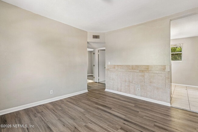 Building Photo - 1104 W 29th St